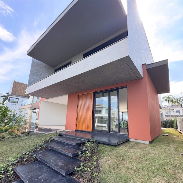 Casa, 3 quartos, 266 m² - Foto 1