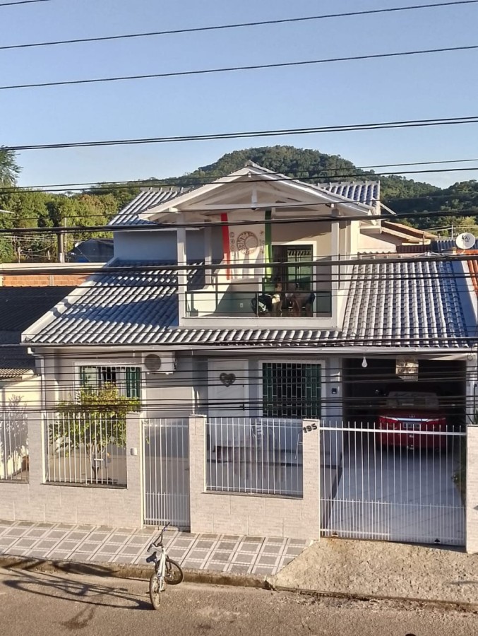 Casa, 4 quartos, 175 m² - Foto 1